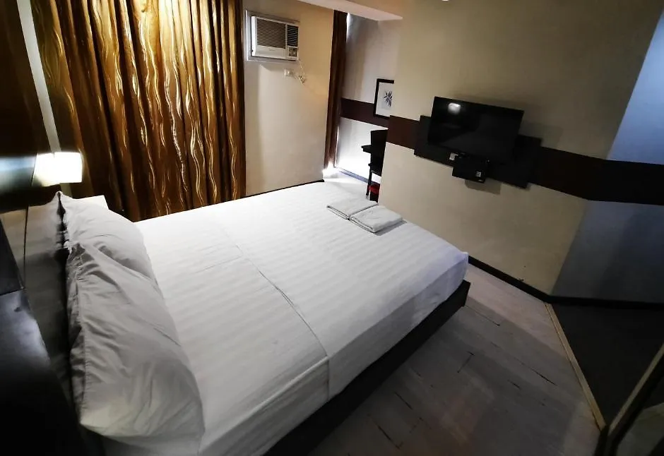 Lorenzzo Suites Hotel Makati Manila