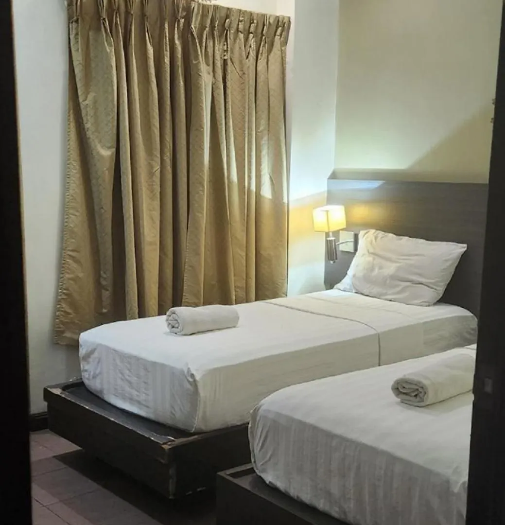 Lorenzzo Suites Hotel Makati Makati City