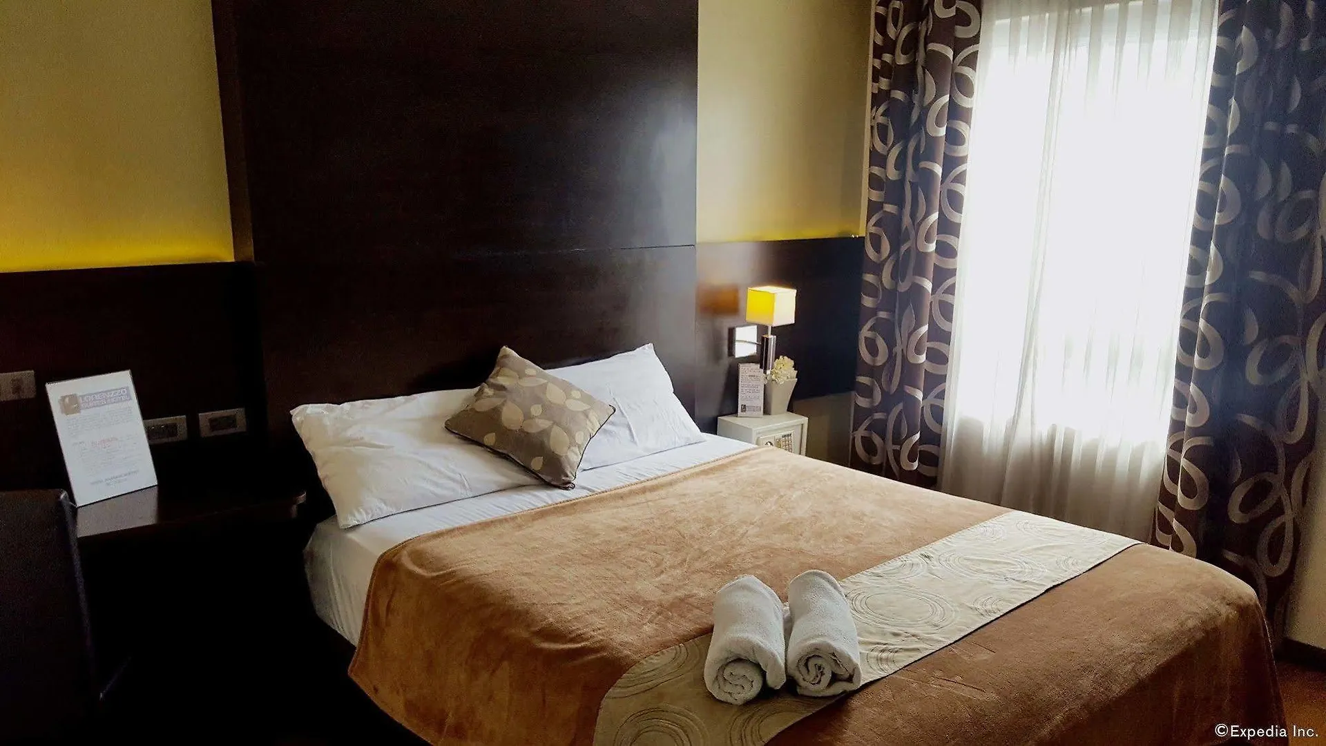 Lorenzzo Suites Hotel Makati Makati City