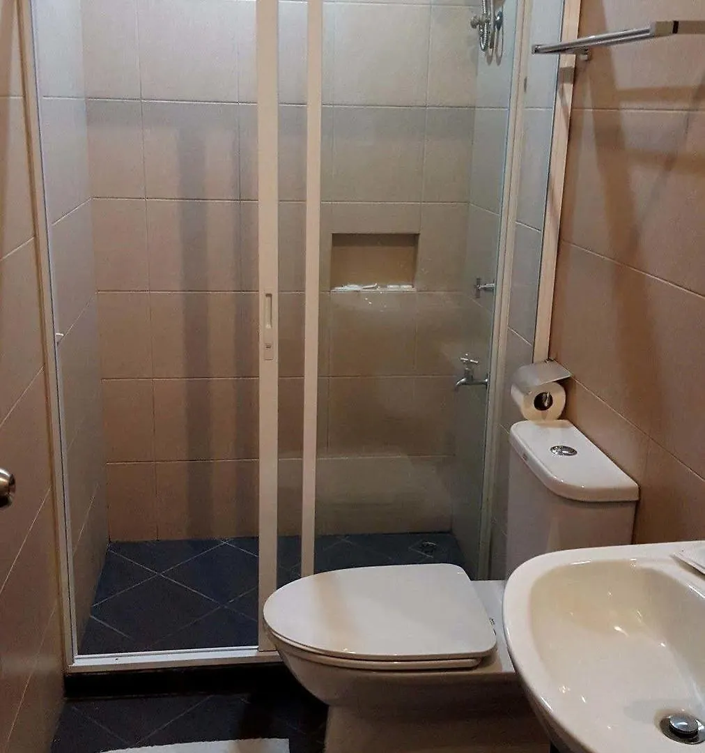 Lorenzzo Suites Hotel Makati Makati City