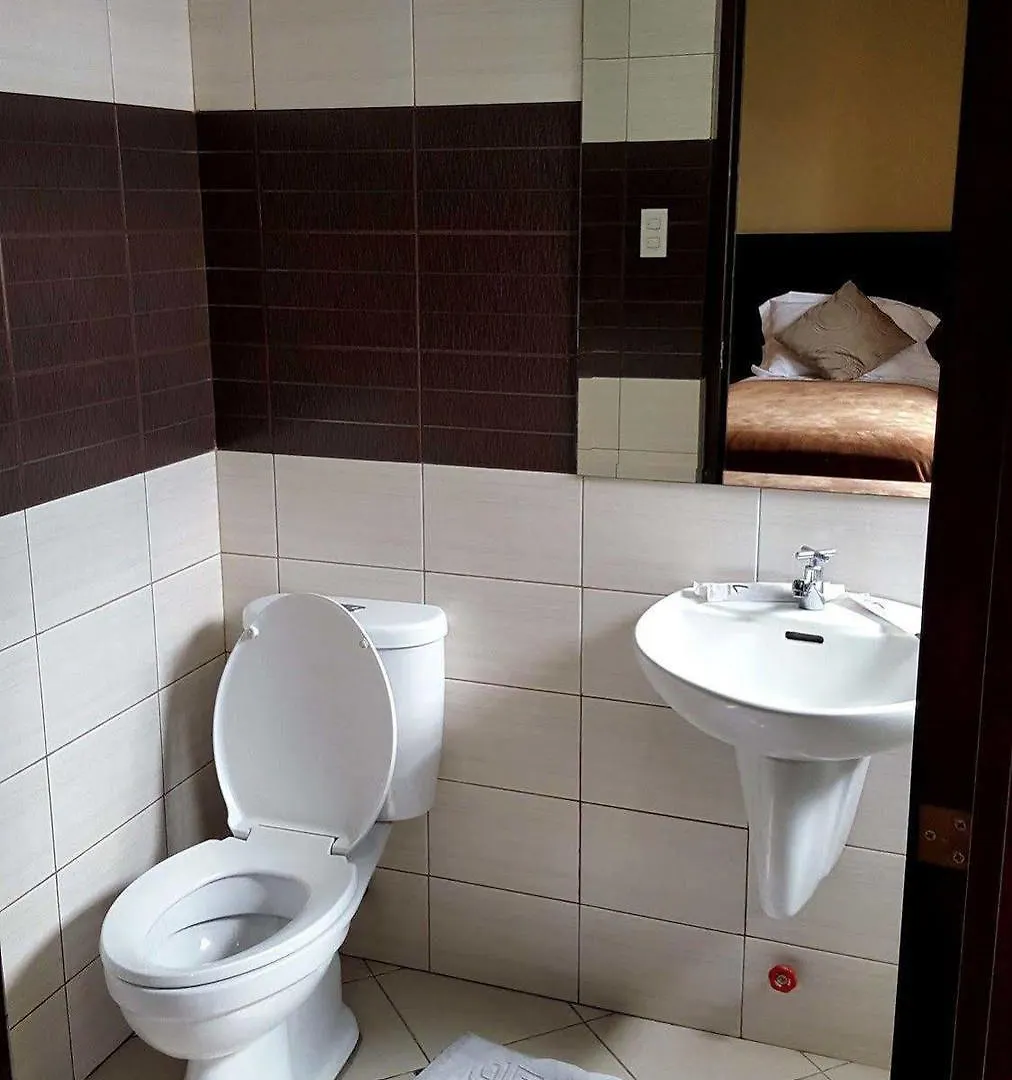 Lorenzzo Suites Hotel Makati Makati City