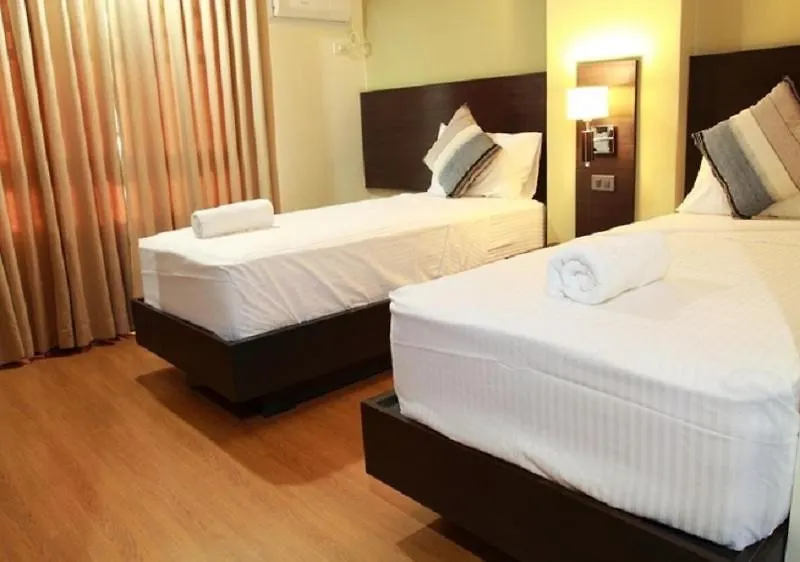 Lorenzzo Suites Hotel Makati Makati City
