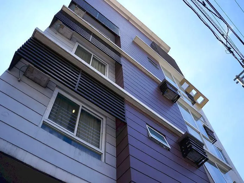 Lorenzzo Suites Hotel Makati Makati City