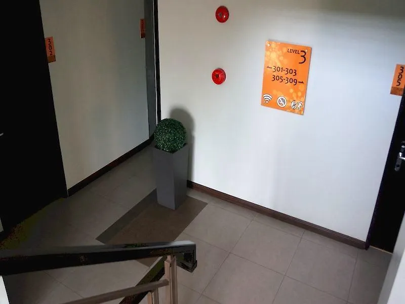 Lorenzzo Suites Hotel Makati Makati City