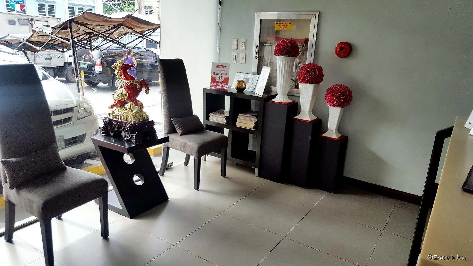 Lorenzzo Suites Hotel Makati Makati City