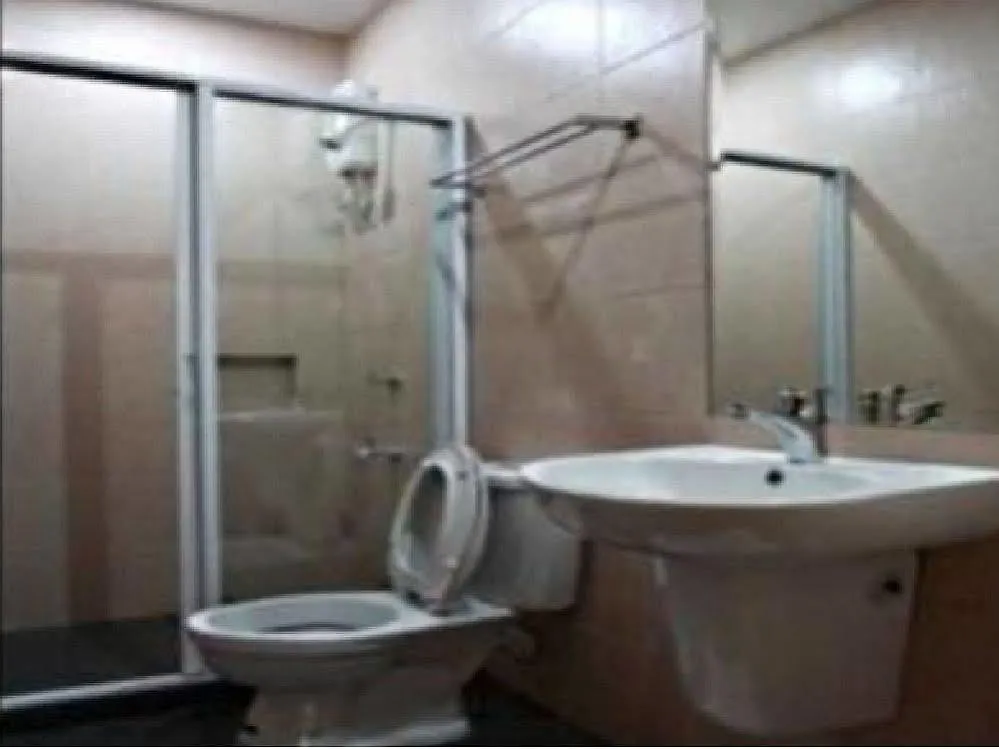 Lorenzzo Suites Hotel Makati Makati City